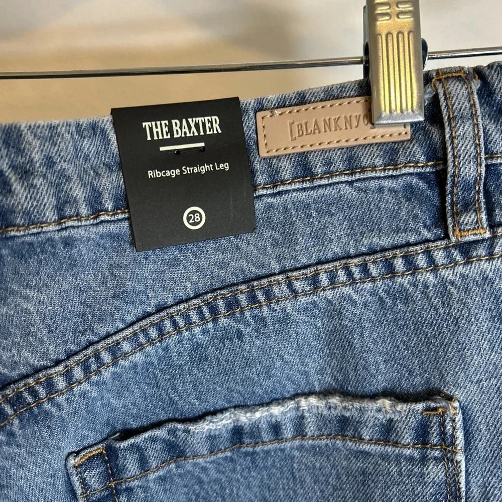 NWT WOMEN'S BLANK NYC JEANS Size 28 The Baxter Ribcage‎ Straight Leg Distressed